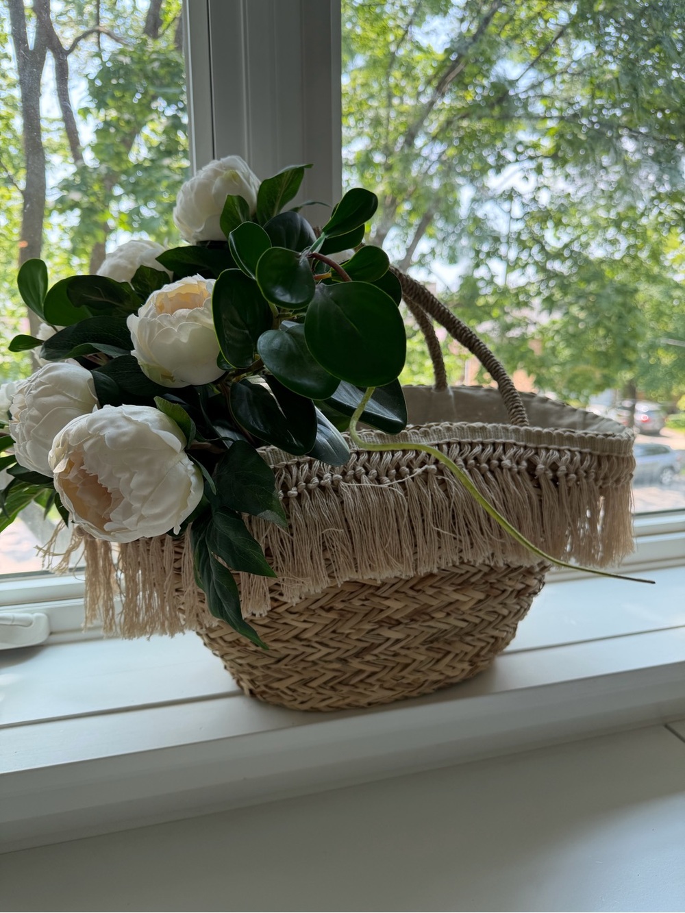 Handwoven Fringe Seagrass Basket